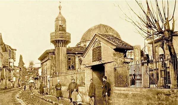 Haziresinde Beş Osmanlı Şeyhü’l-İslâmı Barındıran Mescid