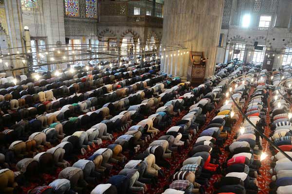 Abdullatif Acar Hoca Efendi:  “Cemaatle Namaz, Şeytan ve Nefsin Saldırısına Toplu Kıyamdır” -II-