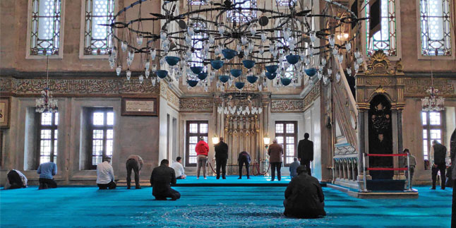 HİKMET PINARI / “Namaz Dinin Direğidir”-2-