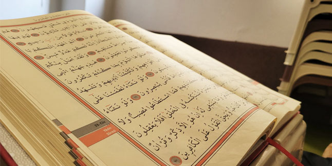 HİKMET PINARI / Peygamberimiz -asv-‘ın Ebedi Mucizesi Kur’ân-ı Kerim